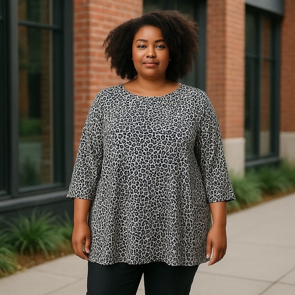 𝅺JESSICA London Plus Size Animal Print Pull Over Top 26/28 - Picture 1 of 10